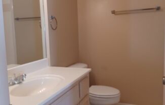 1 bed, 1.5 baths, $675, Unit 14