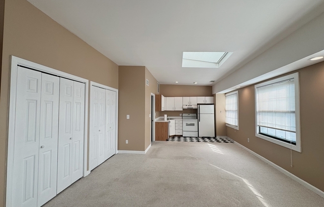 21 Linden St 304