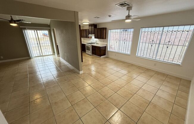 Newly Renovated 3bed/3Bath W/ private studio located in E. Las Vegas