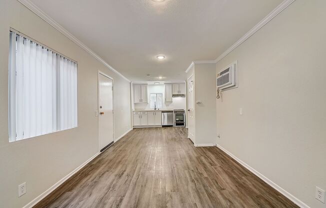 Studio, 1 bath, 500 sqft, $1,548, Unit 216