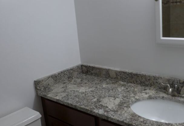Studio, 1 bath, 550 sqft, $1,695, Unit 405