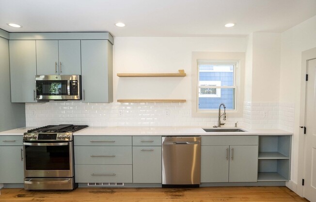 15 MARSTON ST