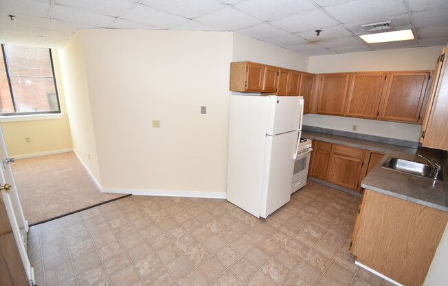 1 bed, 1 bath, 400 sqft, $1,400, Unit B12