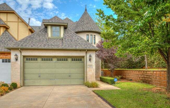 End Unit- @ Muirfield Village- Classic Bill Roberts Custom Built- 4 Bedrooms+ Media Room- Close to Rose Creek and Gaillardia Golf Course- Edmond Schools- Maintenance & Lawncare included