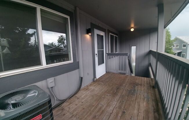 2 beds, 1 bath, $2,495