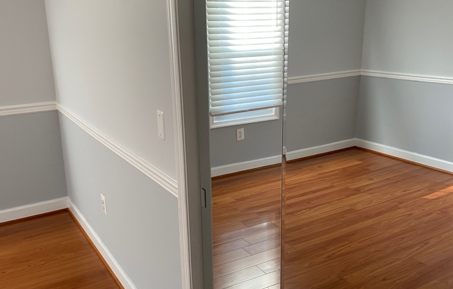 438 Main st 2nd floor