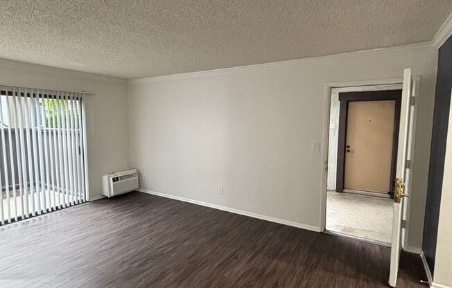 1 bed, 1 bath, 750 sqft, $2,340, Unit 1611