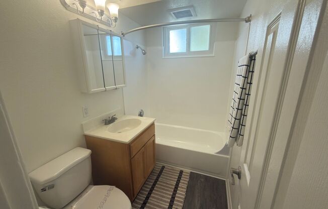 2 beds, 1 bath, 795 sqft, $2,475, Unit 21D