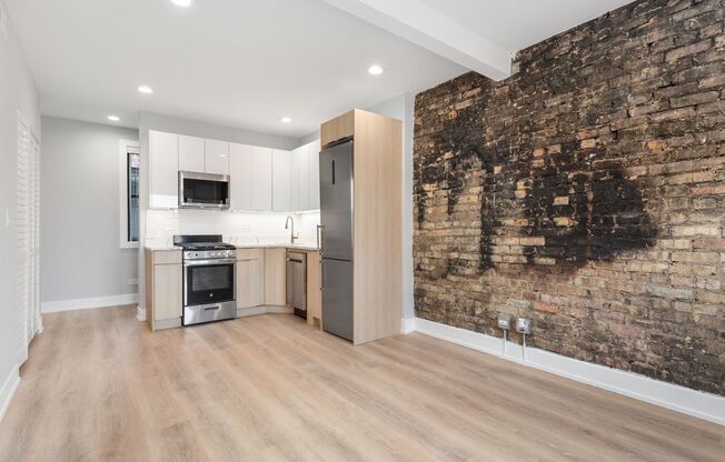 2 beds, 1 bath, 488 sqft, $1,950, Unit 1554-1R
