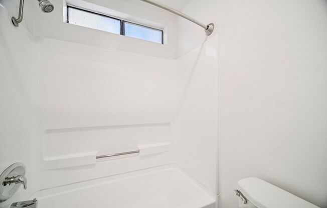2 beds, 2 baths, 905 sqft, $1,948, Unit 103