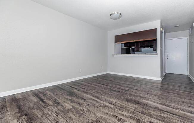 1 bed, 1 bath, 699 sqft, $779