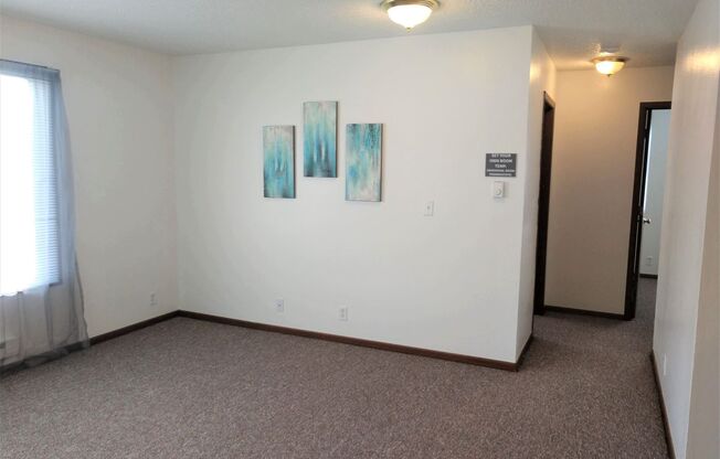 2 beds, 1 bath, 720 sqft, $825