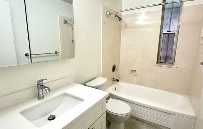 1 bed, 1 bath, 750 sqft, $2,500, Unit 02