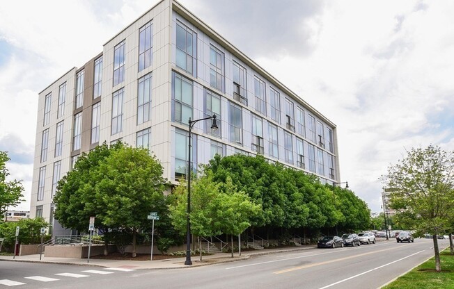 2 beds, 1.5 baths, 997 sqft, $3,950, Unit 719