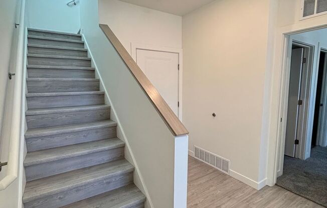 3 beds, 2.5 baths, 1,619 sqft, $2,045, Unit 562