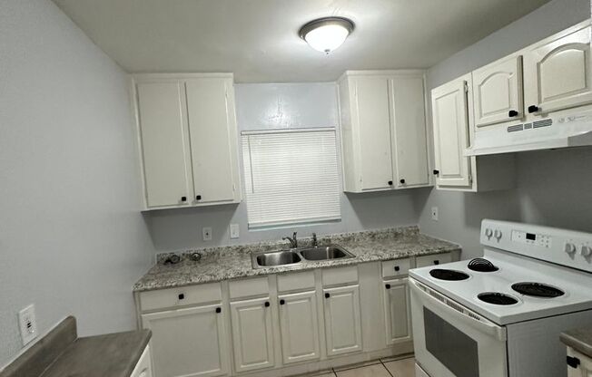 1109-1111 W 20th St
