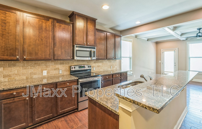 5080 WHITEOAK TER SE