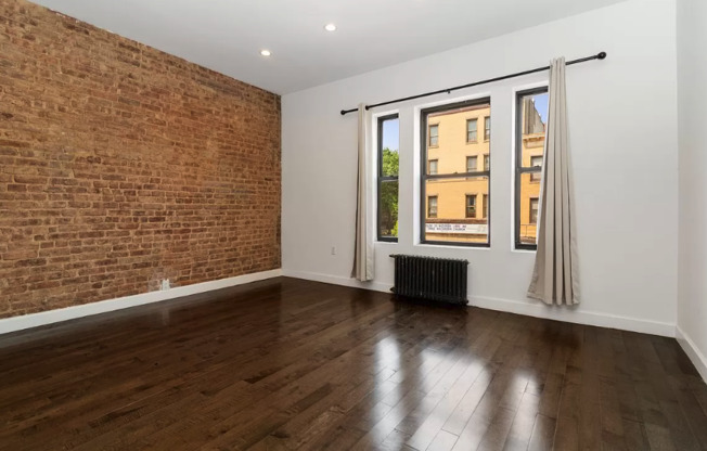447 ROGERS AVE