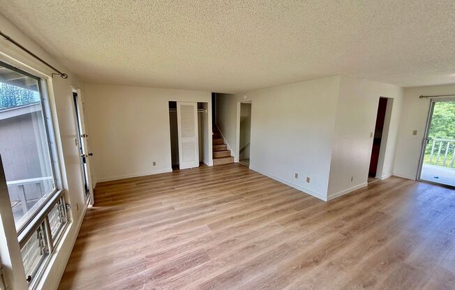 4 BR/2.5 BA/4 PK/Available May 1