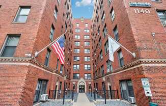 THE OLIVER ON LASALLE