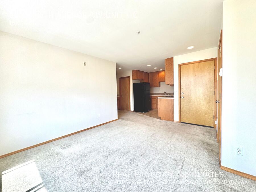 6255 6 AVE NW
