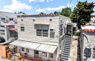 1011 Apartments