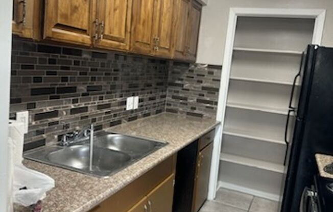 2 beds, 2 baths, 1,075 sqft, $1,300, Unit 56