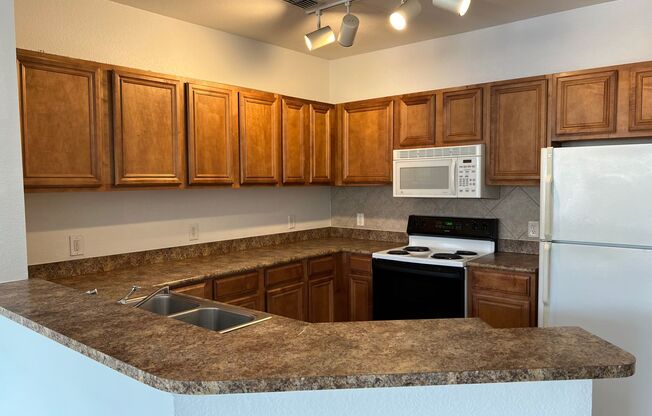 Spacious 3 Bed 2 Bath Unit For Rent in Orlando, FL!!!