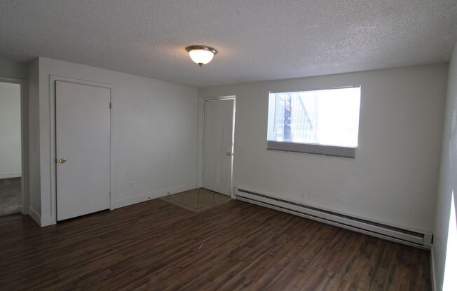 2 beds, 1 bath, 800 sqft, $945, Unit 3