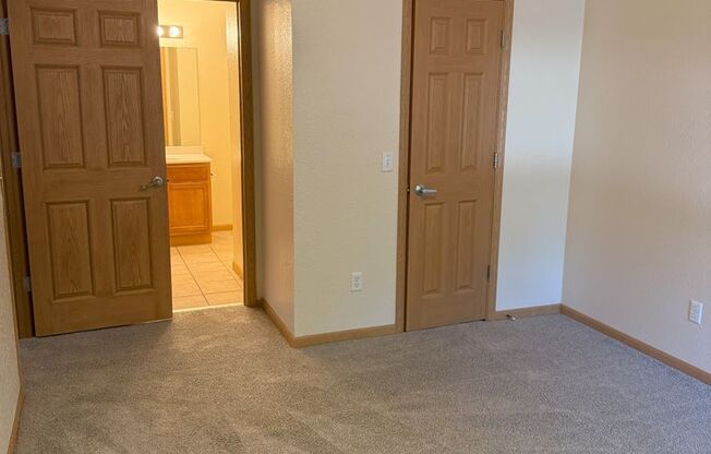 3 beds, 2 baths, 1,183 sqft, $1,163, Unit AC07B