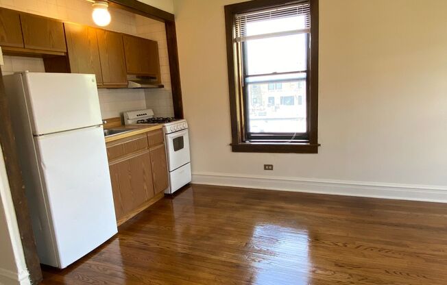 Studio, 1 bath, 320 sqft, $1,425, Unit 225-315