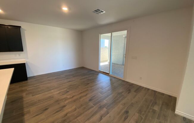 Beautiful 4 bed/3.5 bath home located in North Las Vegas.