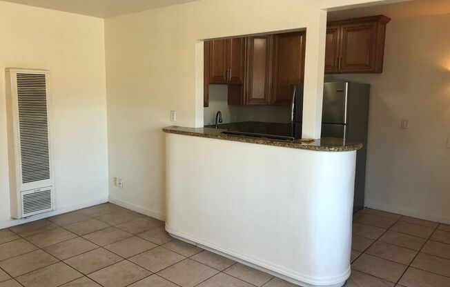 Beautiful Upgraded Studio apartment in the heart of Pacific Beach!