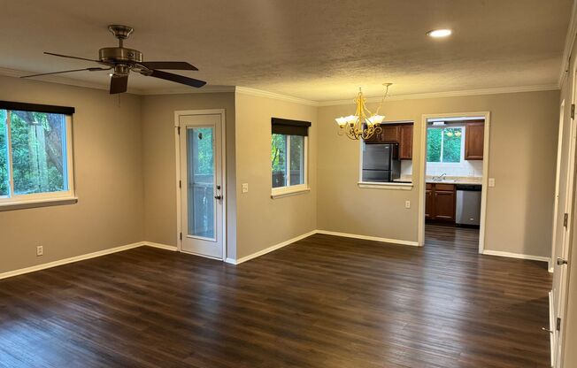 Charming 3 bed 2 bath Townhouse near Nippers Corner