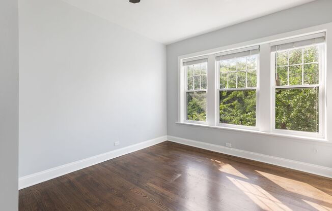 3 beds, 1 bath, 900 sqft, $2,750, Unit 6100-2nd floor