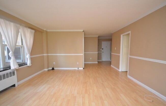 2 beds, 1 bath, 835 sqft, $4,100, Unit 135