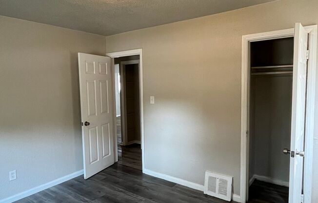 4 beds, 1 bath, $1,400