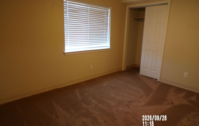 2 beds, 1 bath, 754 sqft, $1,577, Unit 137-210