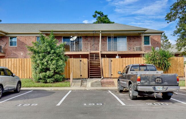 Spacious 1/1 Condo with Water Utility Included at Lake Howell Arms Condominiums - Casselberry