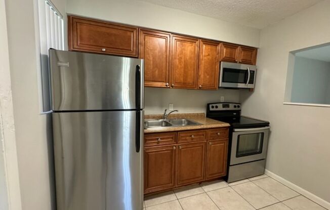 2 beds, 1 bath, 1,275 sqft, $2,600, Unit 1