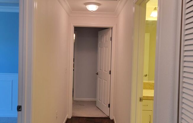 High End Condo on Top floor: High Ceilings- Hardwood floors- Gym- Dogs Welcome Only with Approval
