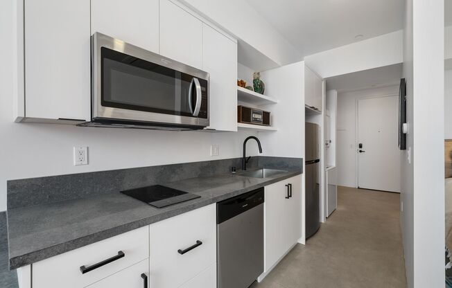 Studio, 1 bath, 353 sqft, $2,295, Unit Unit 21