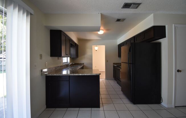 APOPKA: 3 bed/2 bath POOL HOME - AVAILABLE AUGUST 17th!