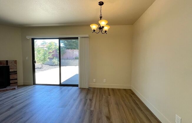 Beautifully Renovated Two Bedroom Napa Townhome