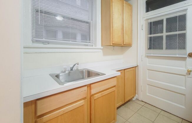 1 bed, 1 bath, 719 sqft, $1,825, Unit 1610-1W