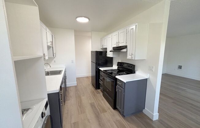 2 beds, 1 bath, 700 sqft, $1,495, Unit 54