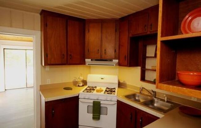 FOUR bedroom in Prime Location!