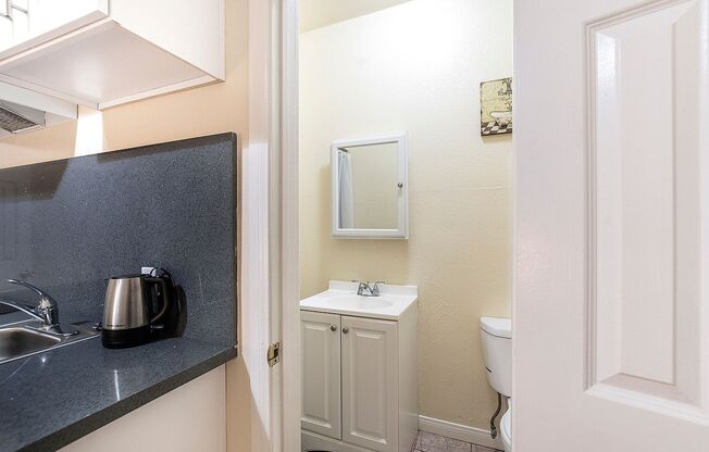 Studio, 1 bath, 249 sqft, $1,237.5, Unit 215