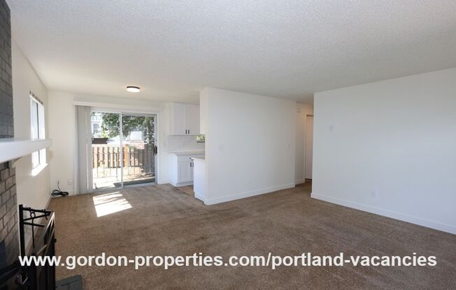 $1,795.00 - SE 15th Ave - remodeled 3 bedroom duplex with attached single car garage