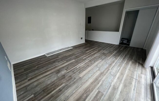 2 beds, 1 bath, 900 sqft, $1,145, Unit Apt 2